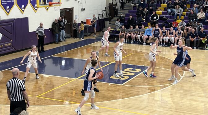 Adena Closes Win at Unioto With Clutch Free Throws