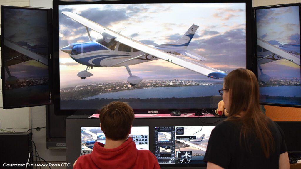 PRCTC & Zane Trace School Add Flight Simulator to Aviation Class