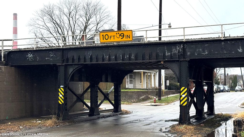 7th Street railroad bridge overpass parallel with Sugar Street in Chillicothe